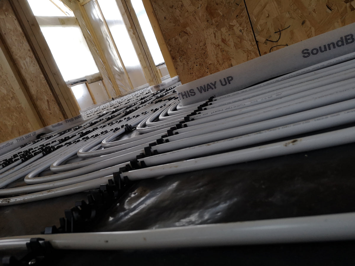 AD-RAIL pipe spacing coordinated around the room layout